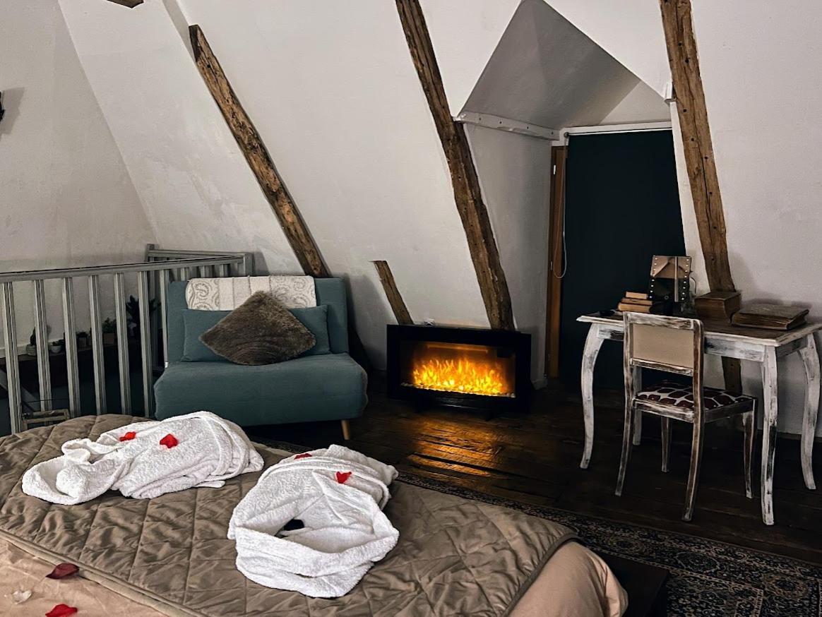 Domaine Le Manoir, Gites De Charme Et De Caractere Avec Piscines Privatisees Et Spa Nordique Fossemagne Екстериор снимка