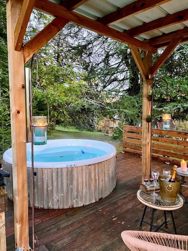 Domaine Le Manoir, Gites De Charme Et De Caractere Avec Piscines Privatisees Et Spa Nordique Fossemagne Екстериор снимка